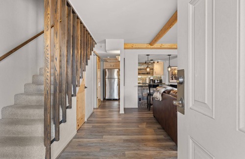 Northeast Santa Fe Condo | Beautiful Two Story Condo, Walk to the Plaza, Great Amenities