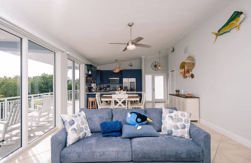 Lower Matecumbe Key House | Beautiful two- story beach house