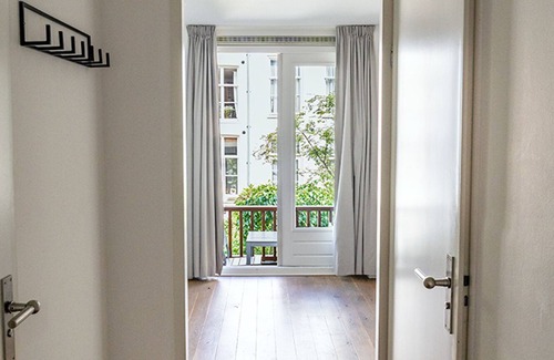 De Weteringschans Apartment | Beautiful UNESCO Canal District Apartment