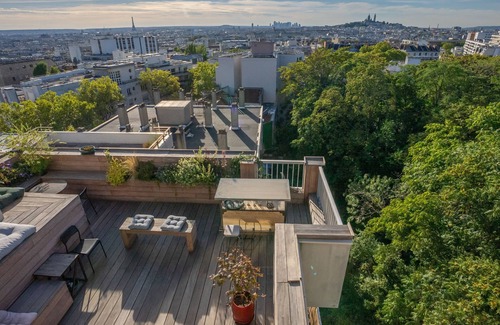Combat House | Beautiful & unique view of Paris from a big terrace, LOFT by the Buttes Chaumont