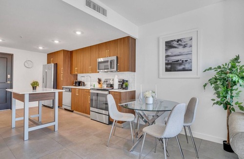Overtown Apartment | Beautiful Unit with Amazing View Free Parking
