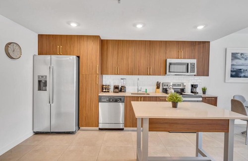 Overtown Apartment | Beautiful Unit with Amazing View & Free Parking