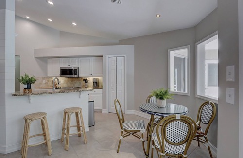 Naples House | Beautiful Updated Home, Private Pool, Minutes from Downtown 5th Ave & Beaches!