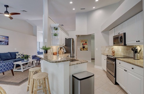 Naples House | Beautiful Updated Home, Private Pool, Minutes from Downtown 5th Ave & Beaches!