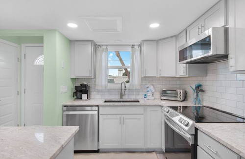 Holiday Isle Condo | ✨Beautiful Updates~Perfect for Families~5Pools+3Hot Tubs~2BR Sandpiper Cove 1079