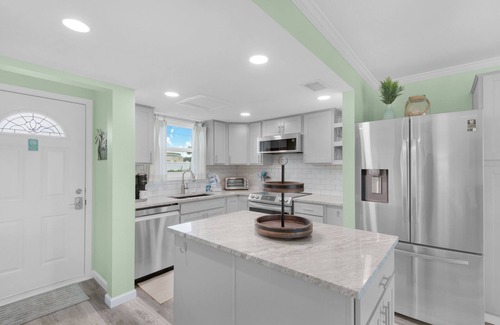 Holiday Isle Condo | ✨Beautiful Updates~Perfect for Families~5Pools+3Hot Tubs~2BR Sandpiper Cove 1079