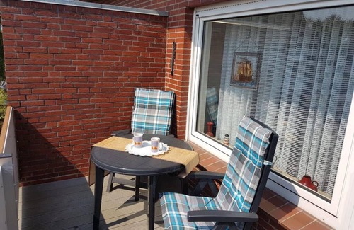 Dornumersiel Apartment | Beautiful upper apartment Meeresruhe with infrared sauna