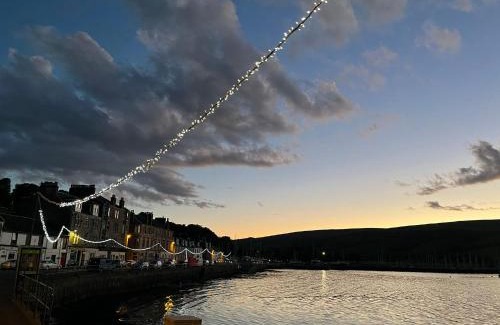 Port Bannatyne Apartment | Beautiful Upper Apartment/Stunning Sea Views, Isle of Bute