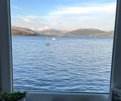Port Bannatyne Apartment | Beautiful Upper Apartment/Stunning Sea Views, Isle of Bute