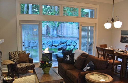 Regional District of Nanaimo House | Beautiful Upscale Cottage - Fall Dates Available