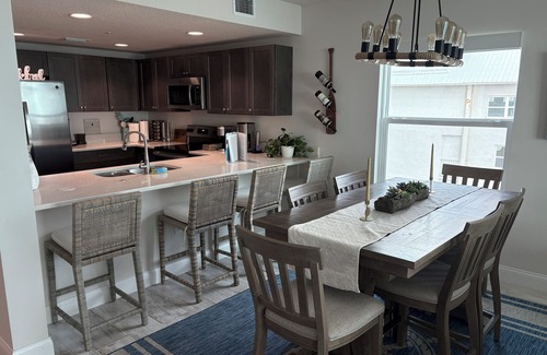 Ocean View Halifax Estates Condo | Beautiful 4 Bedroom 3 Bath Ocean front condo Daytona Beach Shores.