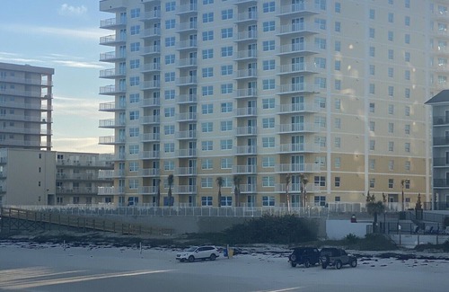 Ocean View Halifax Estates Condo | Beautiful 4 Bedroom 3 Bath Ocean front condo Daytona Beach Shores.