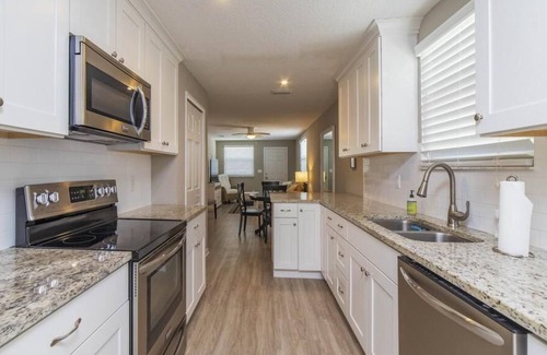 St. Augustine Beach House | Beautiful 2/2 ~ Pet Friendly ~ Steps to the Beach!