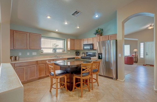 San Tan Valley House | Beautiful Vacation Home with Private Outdoor Pool & Spa In Johnson Ranch Comm.