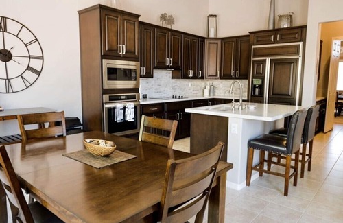 Anthem Country Club House | Beautiful Vacation Home - in the Anthem Country Club