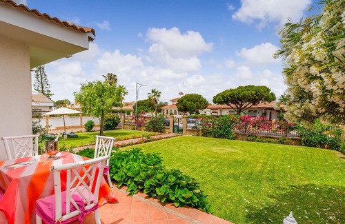 Sector M - Malvasia House | Beautiful vacation villa with pool near the beach.