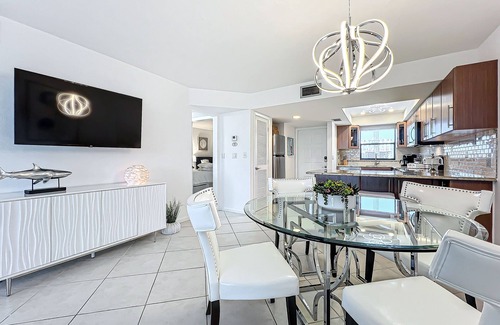 Vanderbilt Beach Condo | Beautiful Vanderbilt Beach - Naples Beach - Great Water View