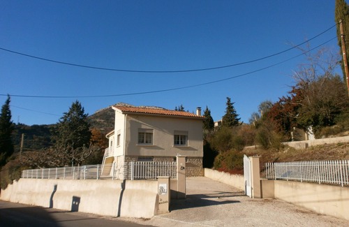 Buis-les-Baronnies House | Beautiful very bright house with garden, courtyard and parking closed