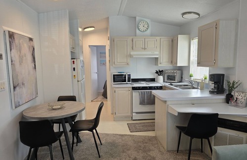 Venice Resort | Beautiful Venice Resort Home close to Beaches & Warm Mineral Springs, Cozy