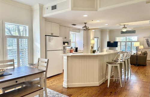 North Forest Beach Condo | BEAUTIFUL VILLA WITH ROOFTOP POOL, BEACH ACCESS & COLIGNY PLAZA