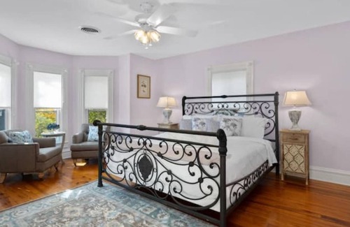 Stanley House | Beautiful Victorian (circa 1845), King beds