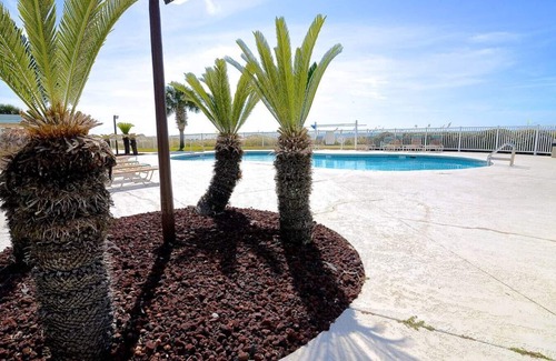 Fort Morgan Condo | Beautiful View and Oceanfront Community