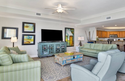 Orange Beach Condo | Beautiful View! Cafe and Lazy River Besides Pools!