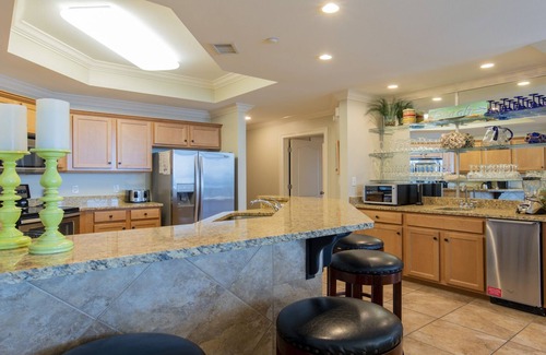 Orange Beach Condo | Beautiful View! Cafe and Lazy River Besides Pools!