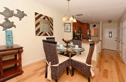 Siesta Key Condo | Beautiful view of Sarasota Bay and across the street from Turtle Beach