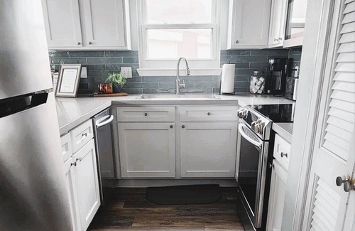 Galveston House | Beautiful view of the beach, 3 bedroom-3 full bath, WiFi, cable, big deck