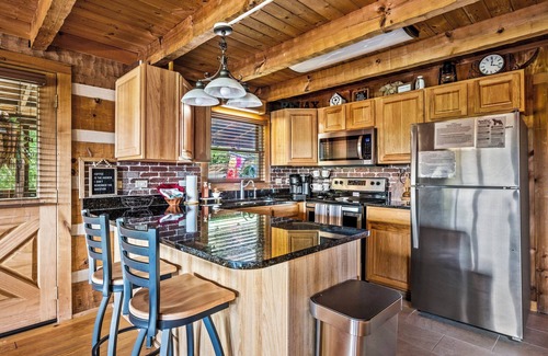 Sevierville Cabin | Beautiful VIEW! See our past guest reviews! Privacy, Hot tub, Close to town