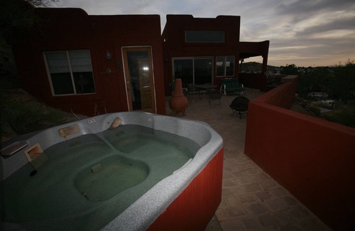 Paradise Valley Village House | BEAUTIFUL VIEW, UNIQUE, PRIVATE MOUNTAIN, GREAT LOCATION (2 Bedroom)