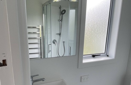 Whananaki House | Beautiful views of the Whananaki estuary, from your cosy flat.