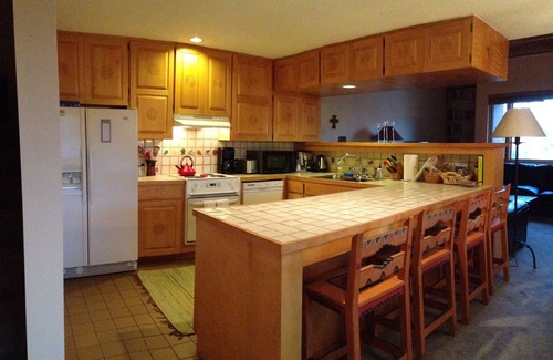El Prado Condo | Beautiful views on the Mesa. 3br/2bath near Taos & TSV