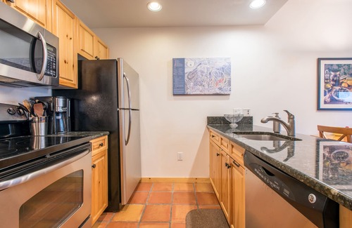 Copper Mountain Village Condo | Beautiful Views, Beautiful Condo , wifi, underground park, 1 minute to lifts
