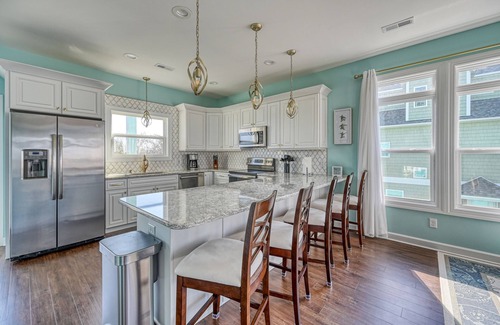 Surf City House | Beautiful Views with Private Beach Access and Elevator