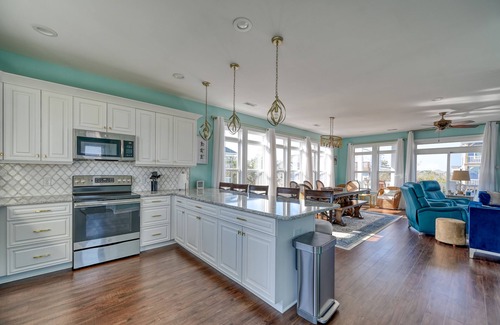 Surf City House | Beautiful Views with Private Beach Access and Elevator