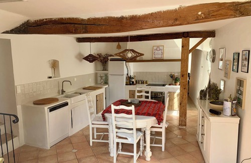 Caunes-Minervois House | Beautiful village house with terraces