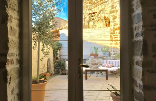 Caunes-Minervois House | Beautiful village house with terraces