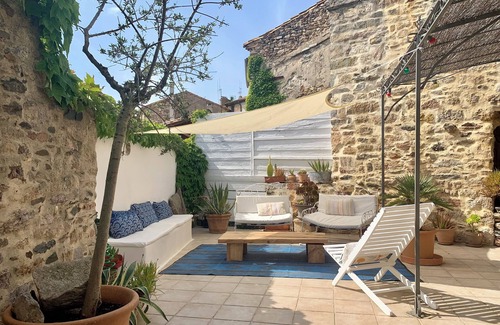 Caunes-Minervois House | Beautiful village house with terraces