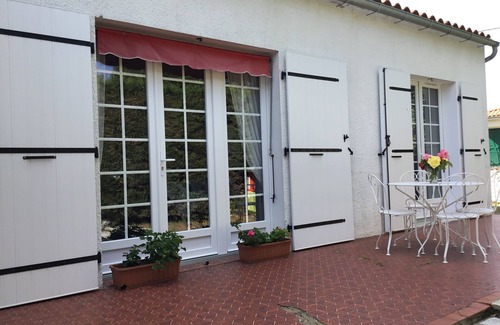 Saint-Trojan-les-Bains Villa | Beautiful villa, on grounds planted with trees - a short stroll to Oléron Island