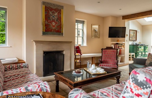 Kingham House | Beautiful villa for 6 people with pool, WIFI