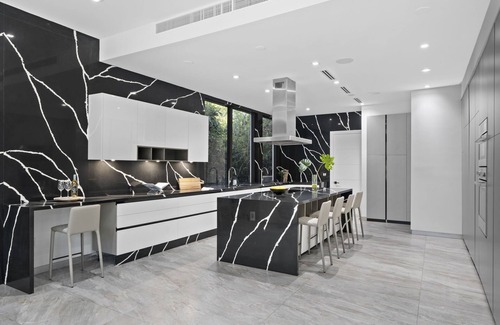 Hallandale Beach Villa | Beautiful Villa on the Water 7 Bedrooms/6.5 Baths