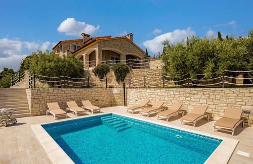 Palit Villa | Beautiful Villa David
