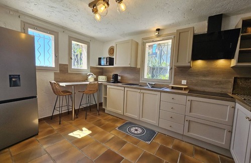 Antheor Villa | Beautiful villa for 10 people, large swimming pool, air con, close to the sea