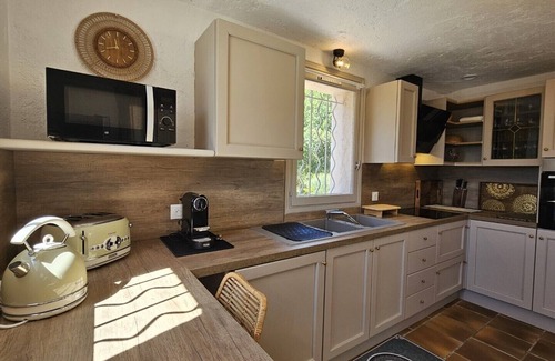 Antheor Villa | Beautiful villa for 10 people, large swimming pool, air con, close to the sea
