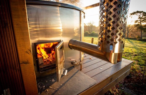 Chiddingstone Hoath House | Beautiful villa for 4 guests with WIFI, pets allowed and parking