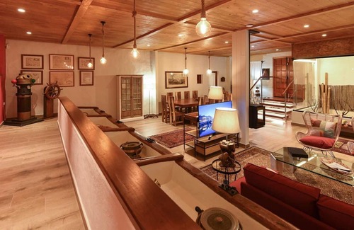 Arucas Villa | Beautiful villa for 10 guests with WIFI, pool, TV and patio