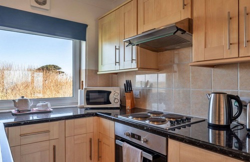 Marazion House | Beautiful villa for 2 people with WIFI, pets allowed and parking