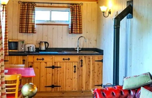 Coalbrookdale House | Beautiful villa for 2 guests with WIFI and pets allowed